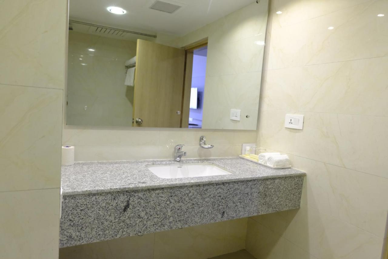 Hotel Nirvana By Luxury International Paklihwa Ngoại thất bức ảnh